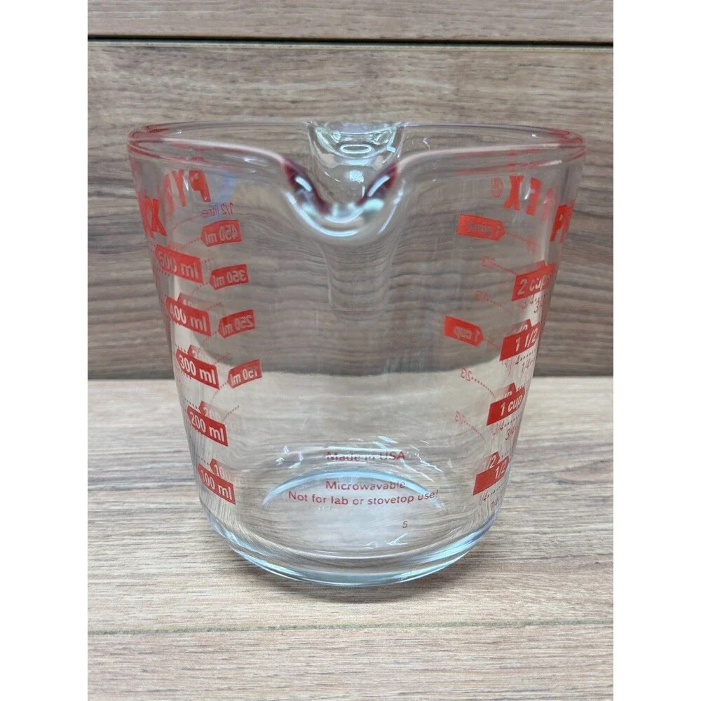 PYREX 2 Cup 16 Oz. 500 ML Glass Measuring Cup Mixing Red Letter USA - Vintage